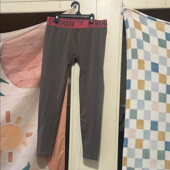 SOLD Gymshark Kids Charcoal and Pink Leggings - Picture 1 of 1